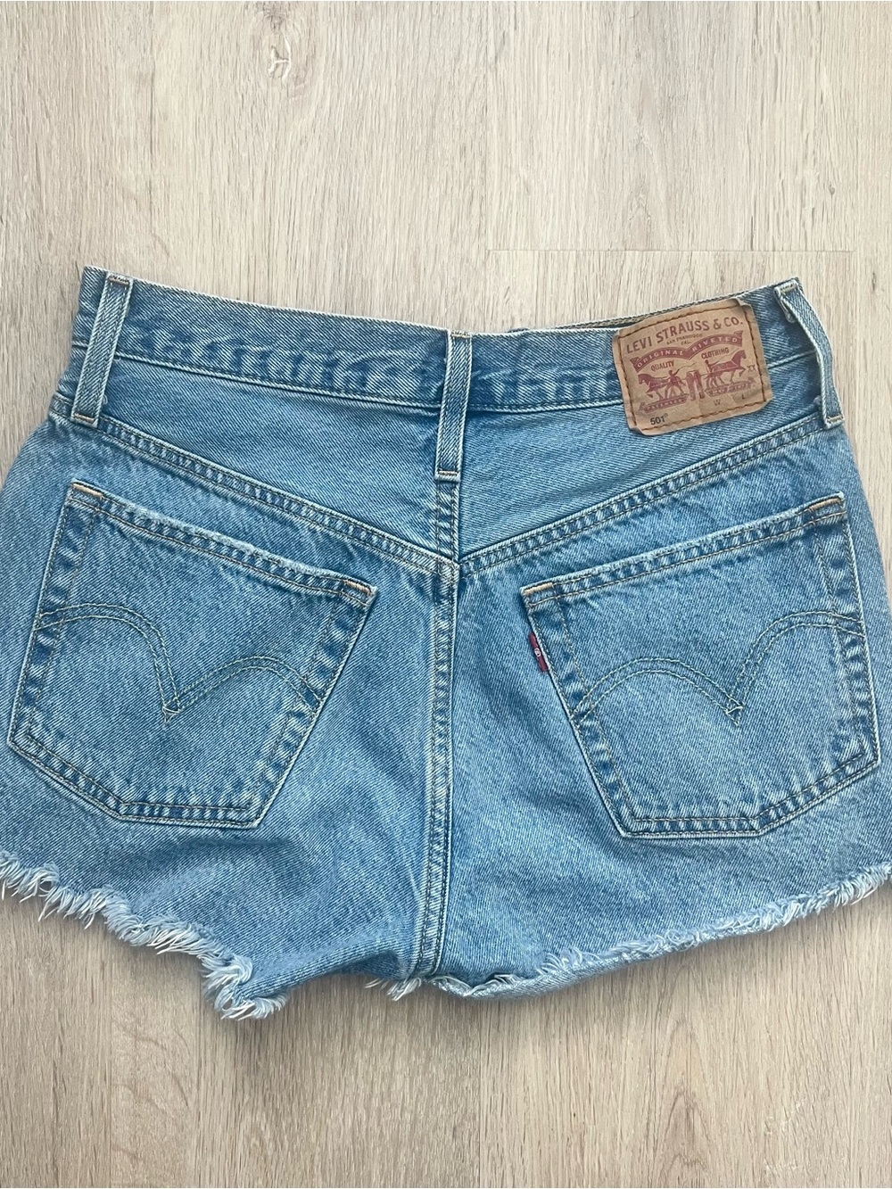 Levi’s 501 Cut Off Denim Shorts Womens W26 Blue Ripped Distressed Y2K Jorts - Picture 4 of 8